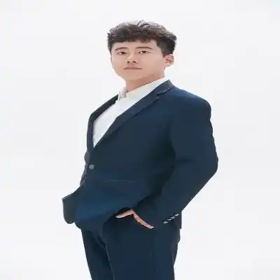 隗逸馨